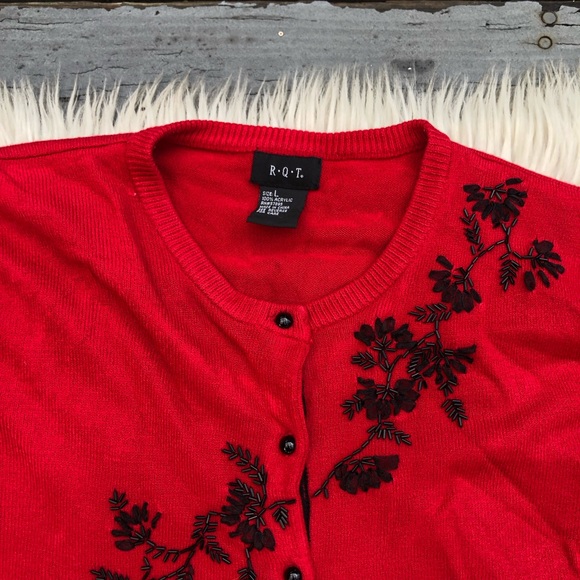 R.Q.T Embroidered Beaded Bright Red Buttoned Knit Cardigan Sweater size L - Picture 3 of 10